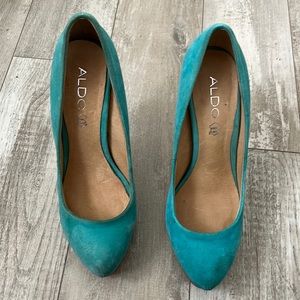 Suede Platform pump